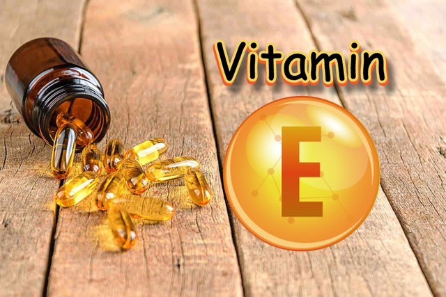 Vitamin E giúp cơ thể chống lại các gốc tự do.